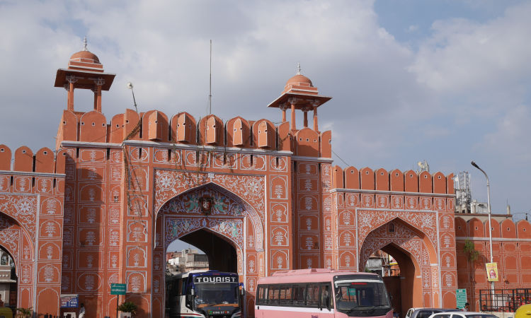 7 Gates Walled City of Jaipur - India's First Planned City